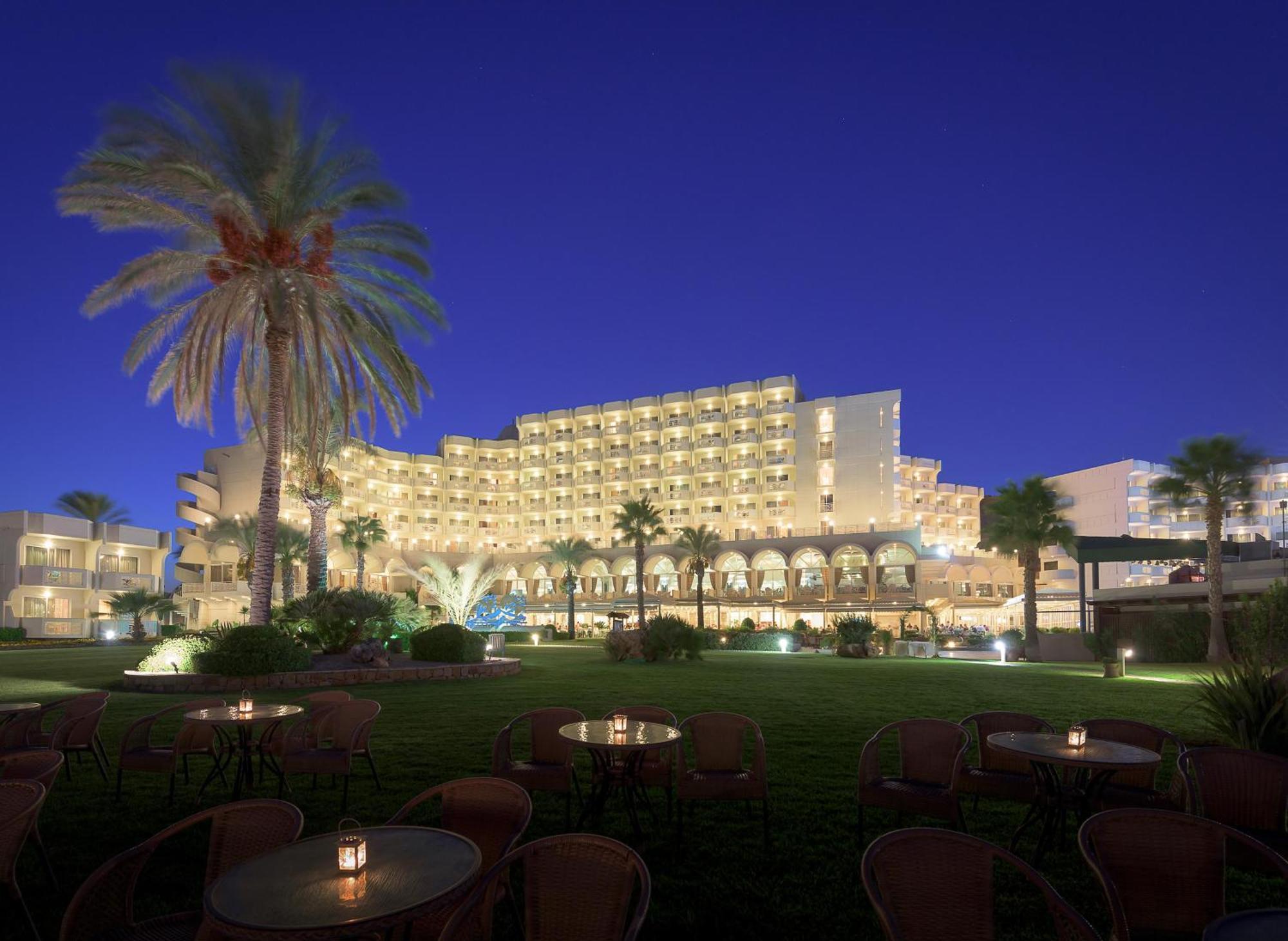 Rodos Palladium Leisure & Wellness Kallithea  Екстер'єр фото The Dan Hotel at night